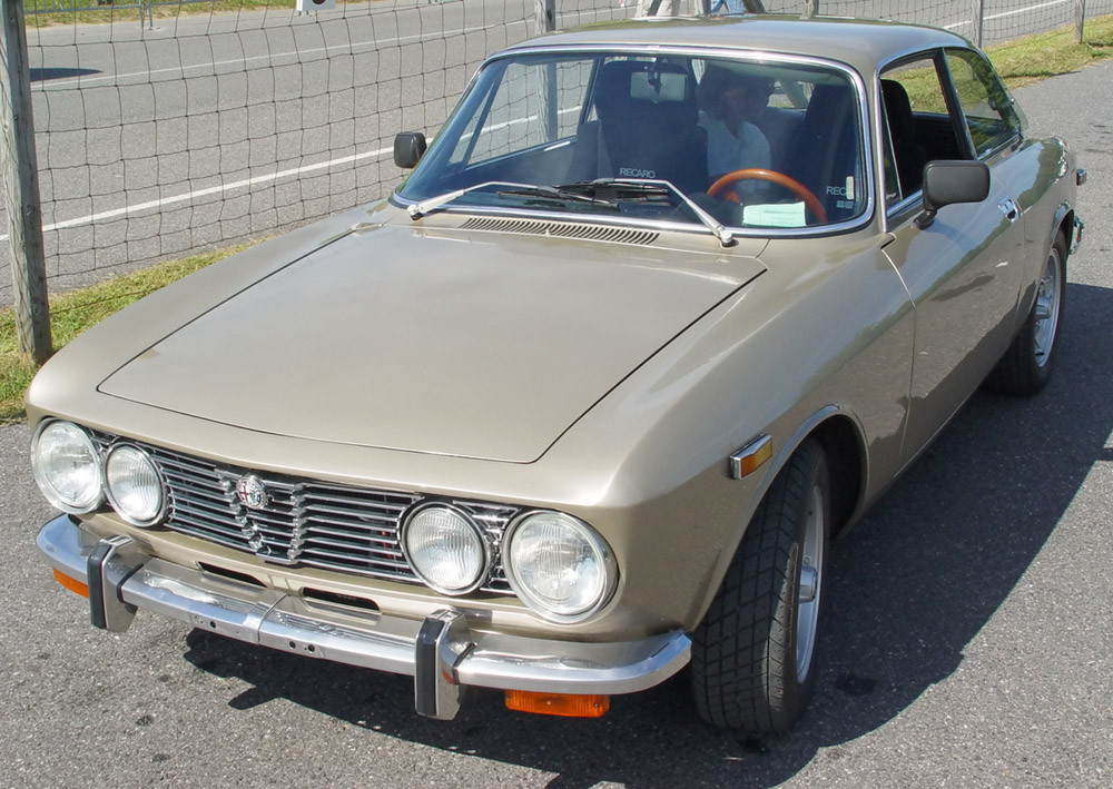 Alfa Romeo 2000GT coupe